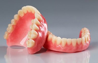 A pair of removable dentures