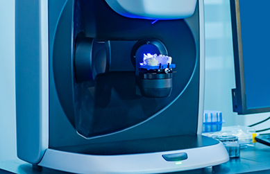 Milling machine creating a denture